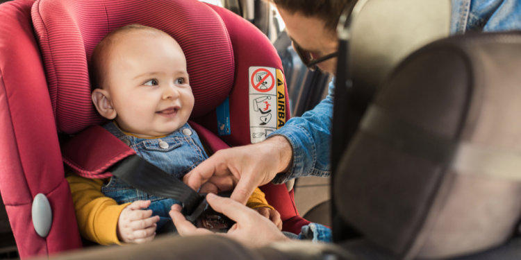 Sièges auto pour bébés et enfants
